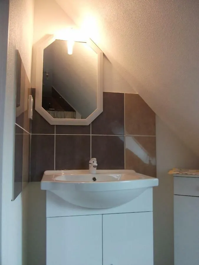 Le Logis Des Grenouilles B&B Morieux 2*,